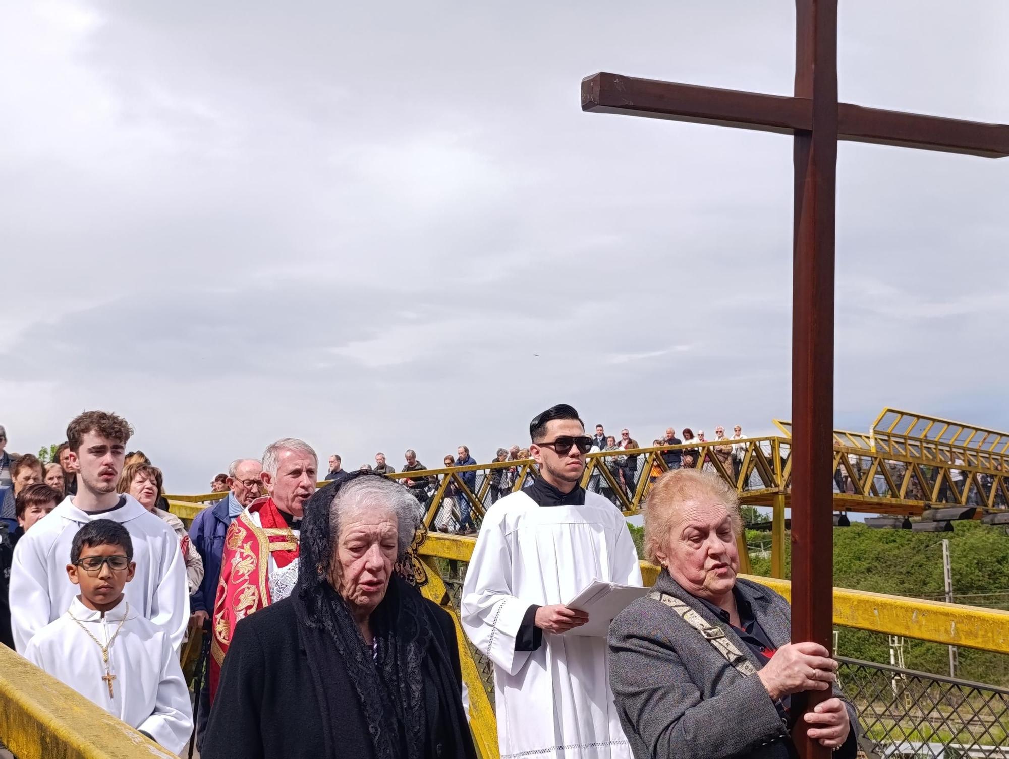Así fue el Vía Crucis del Viernes Santo de Lugones