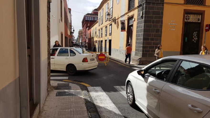 La confluencia entre Tabares de Cala y Bencomo, donde ahora está cortada la circulación.