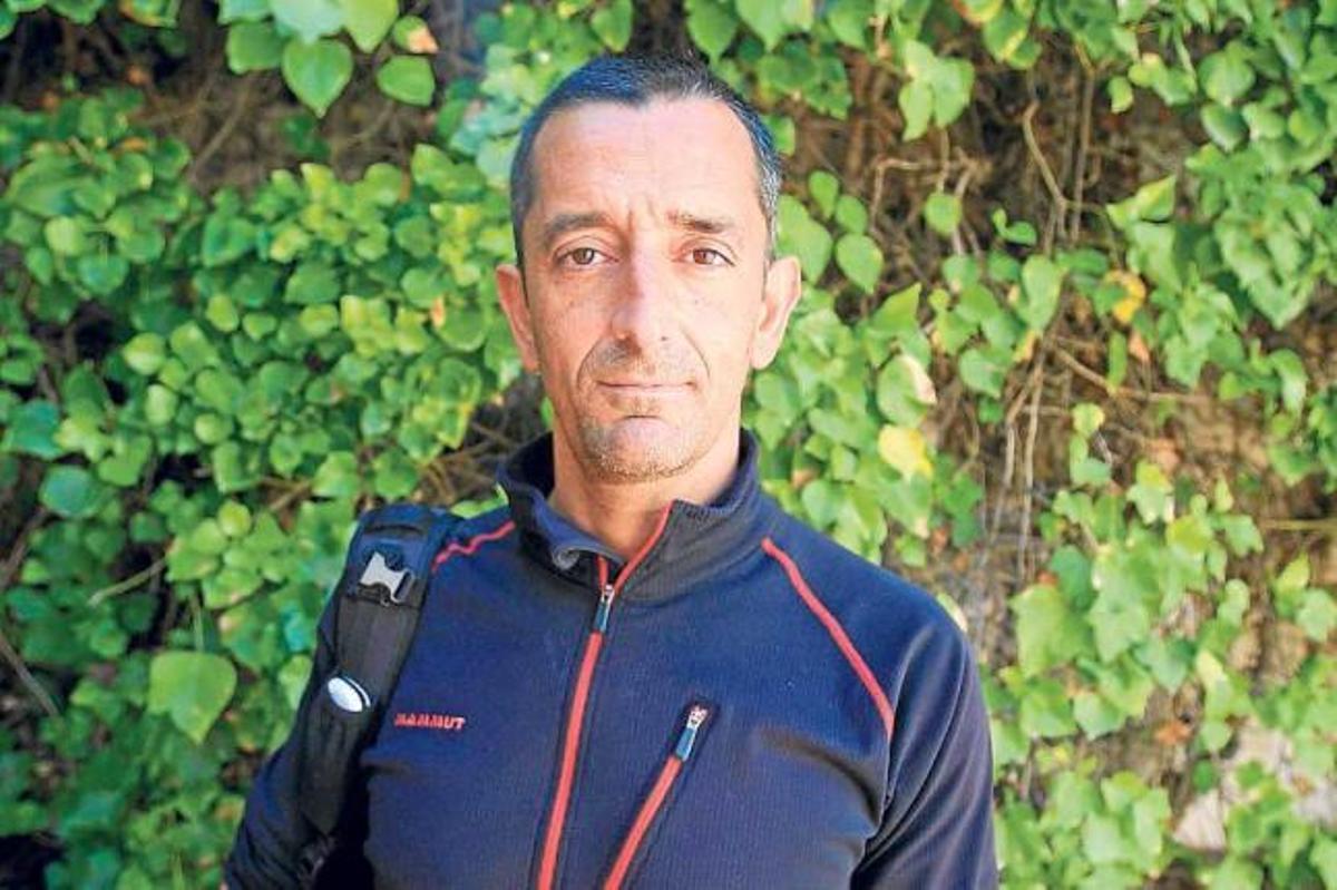 El doctor Pedro Cavadas tras la entrevista. // Jorge Bonelli