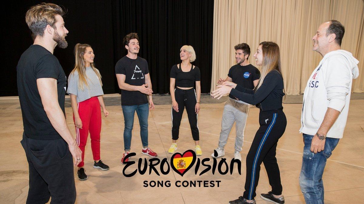 Miki, Mamen Márquez, Fokas Evagelinos y los artistas que le acompañarán en el escenario de Eurovisión 2019