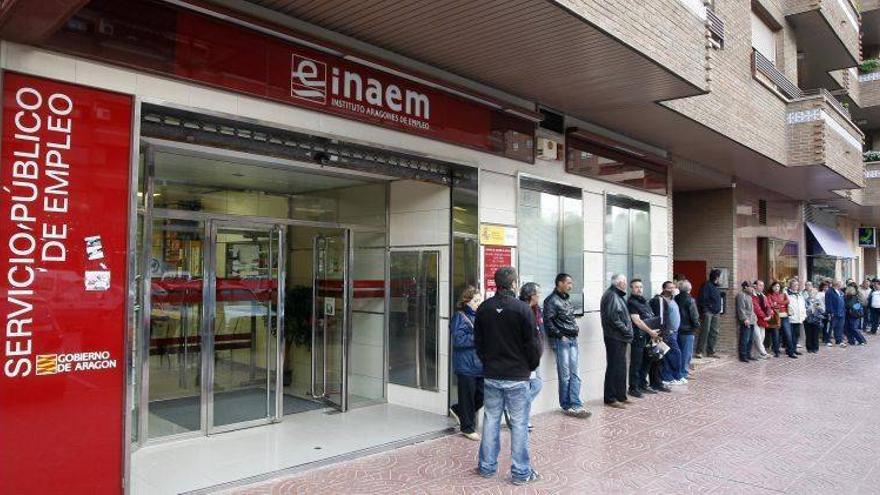 El paro registrado en Aragón bajó en 3.106 personas en junio