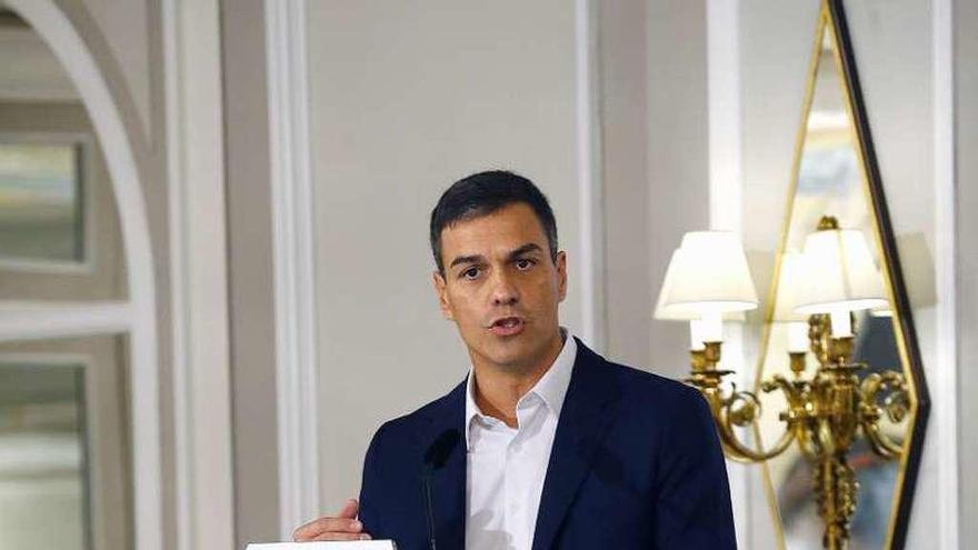 Pedro Sánchez, ayer, durante su intervención. // Efe