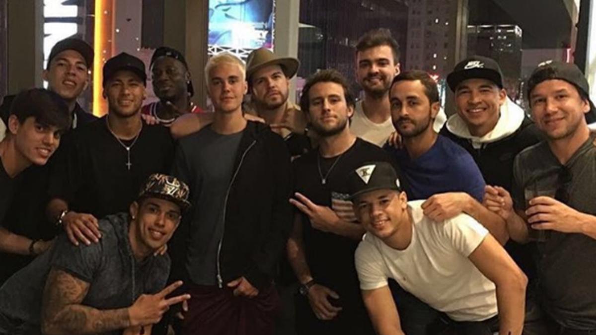 Neymar, junto a Justin Bieber y los toiss