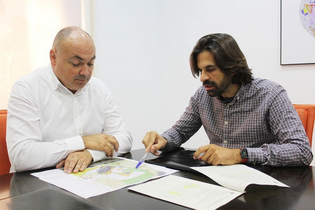 El alcalde de Ahaurín el Grande, Anthony Bermúdez, ha impulsado la ampliación del polígono industrial para atraer inversiones al municipio.