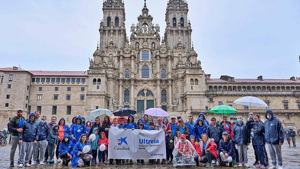 Mil empleados de CaixaBank “completan en una mañana” el Camino de Santiago  | L.O.