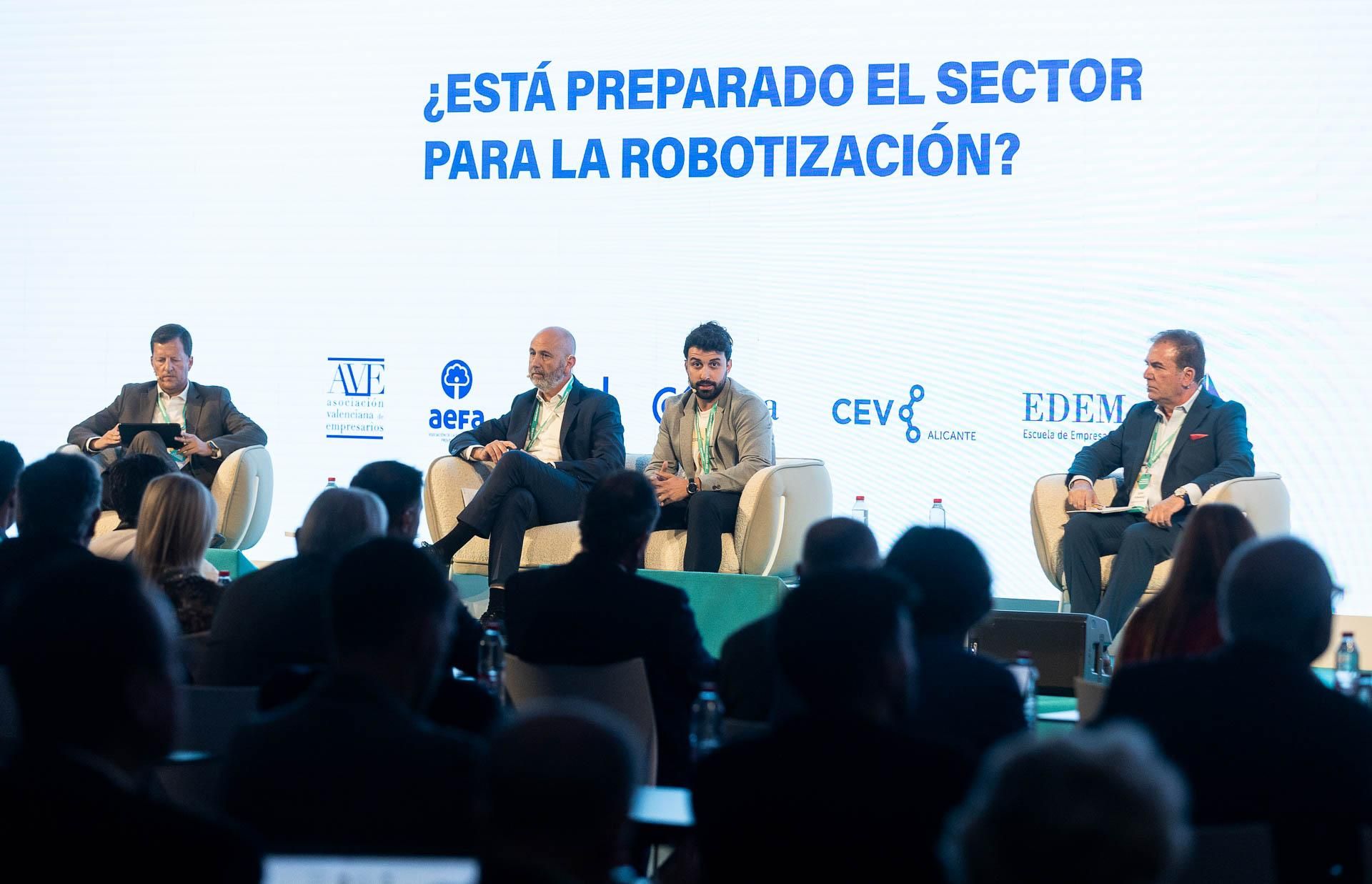 Los empresario cierran filas en defensa del turismo en las jornadas celebradas en Benidorm