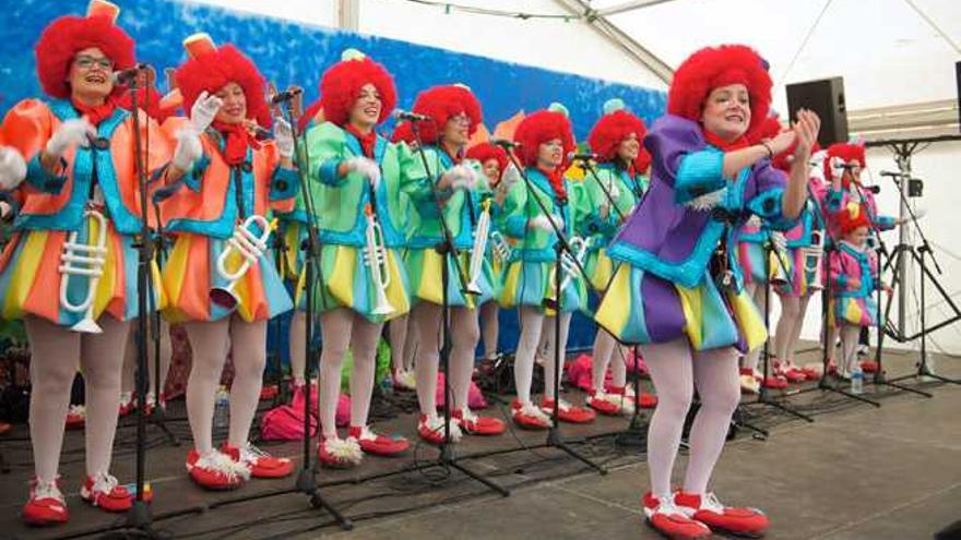 Las mascaritas infantiles y los mayores se reunieron en esta jornada.