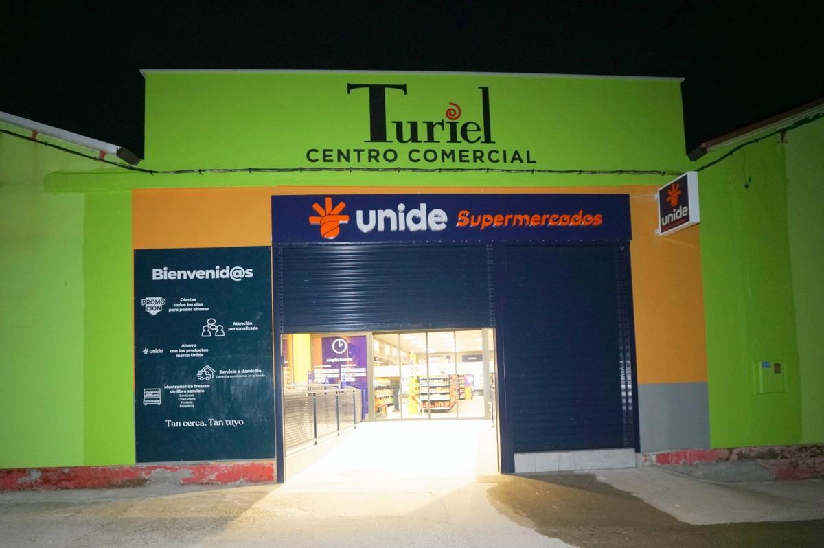 Así ha sido la inauguración del centro comercial de Alcañices