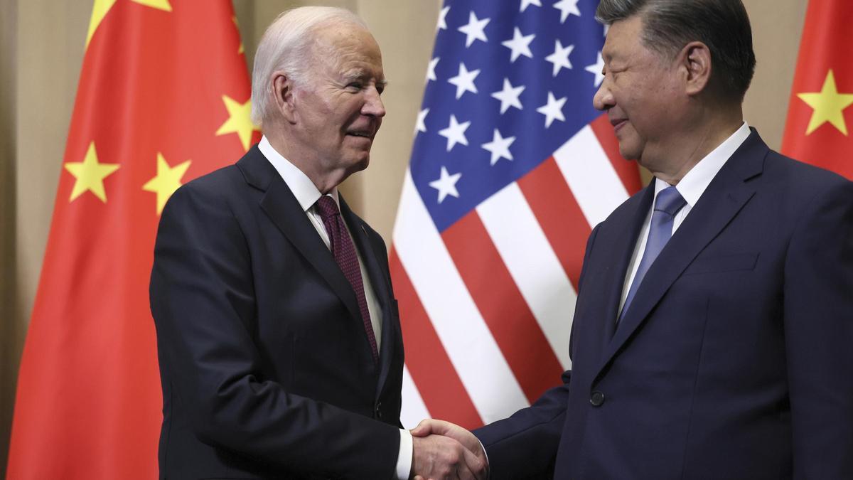 Joe Biden y Xi Jinping, en Lima.