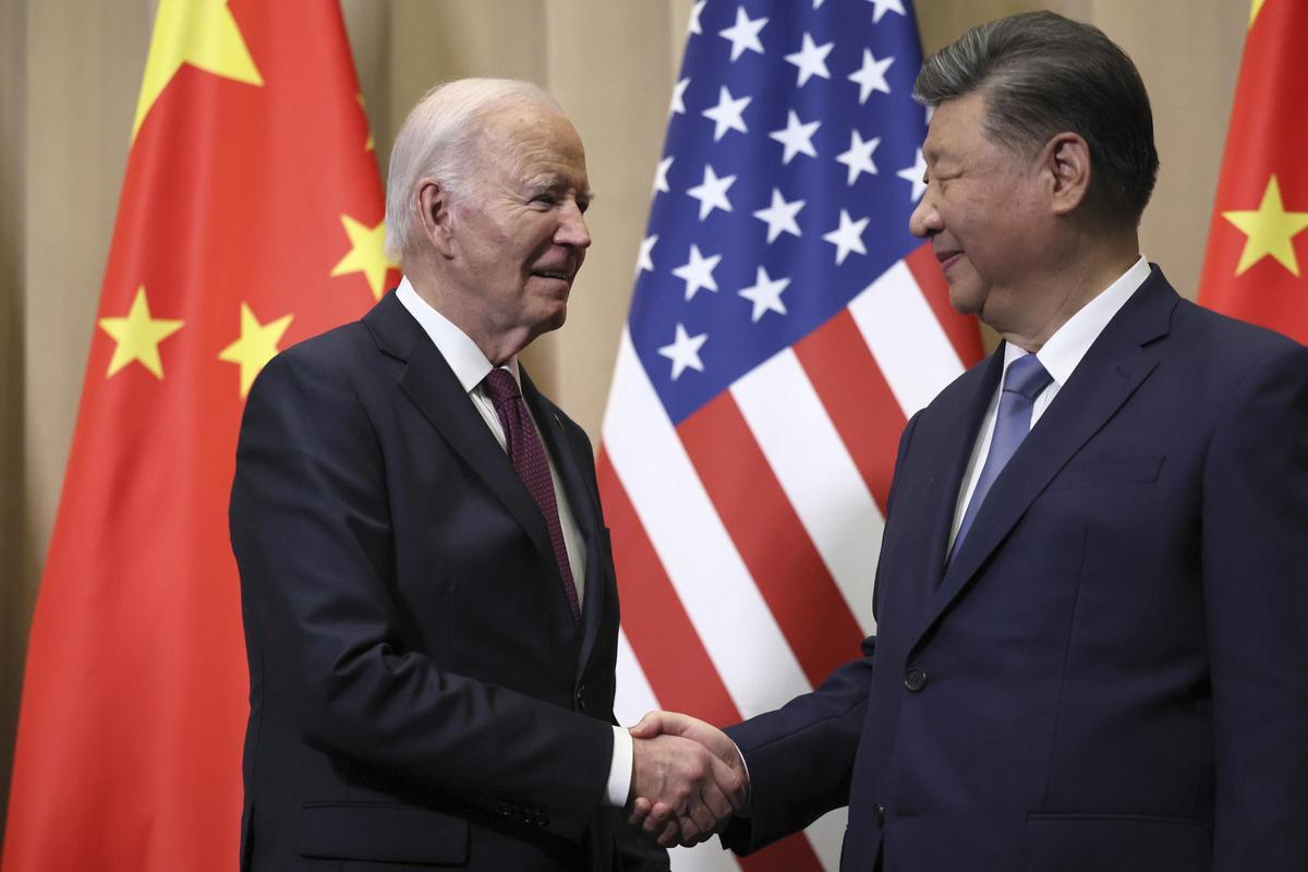 Joe Biden y Xi Jinping, en Lima.