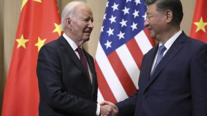 Joe Biden y Xi Jinping, en Lima.