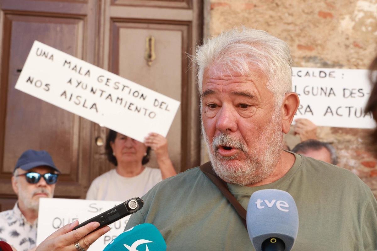 Así ha sido la protesta de los vecinos de Cuartos del Baño en Cáceres