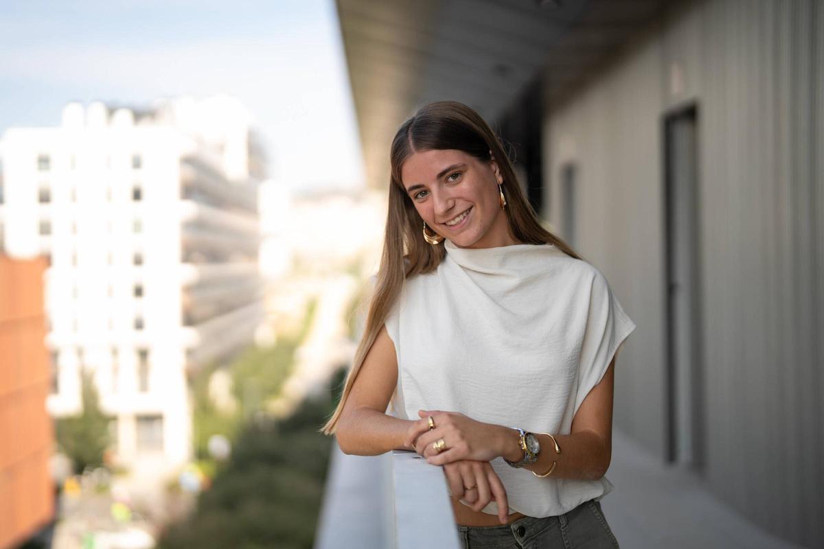 Inés Asens, estudiante de 4º de Diseño Gráfico ha visitado estudios próximos del barrio, como Morillas Branding. Inés Asens, estudiante de 4º de Diseño Gráfico ha visitado estudios próximos del barrio, como Morillas Branding.