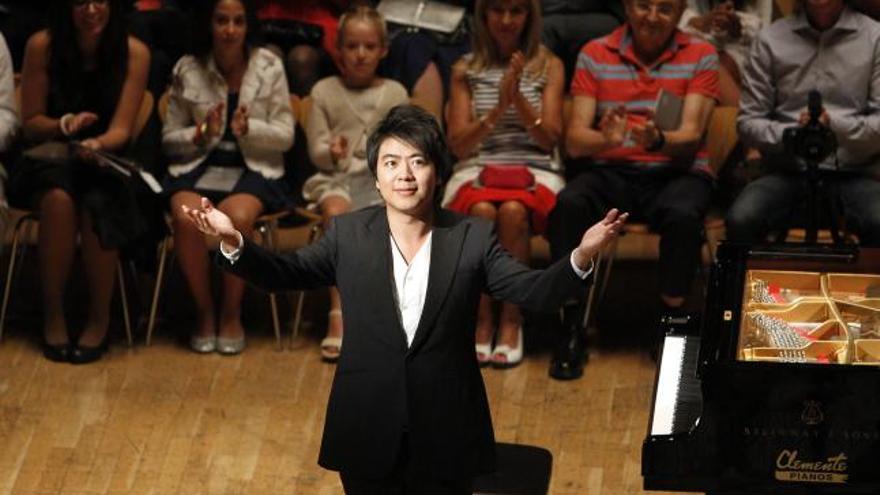 El pianista chino Lang Lang, ayer, durante su concierto en el Palau de la Música de Valencia.