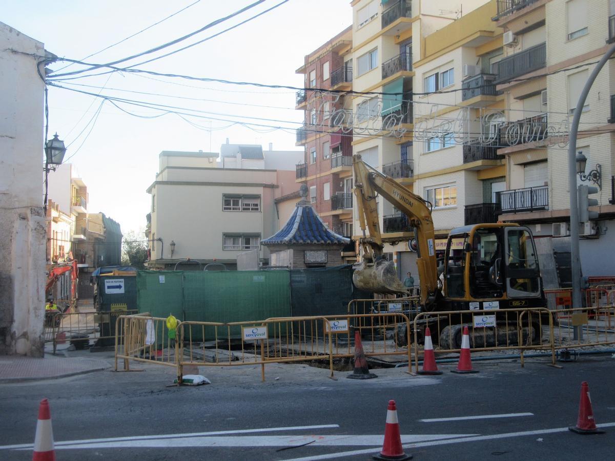 Obras de peatonalización de la plaza del Pouet.