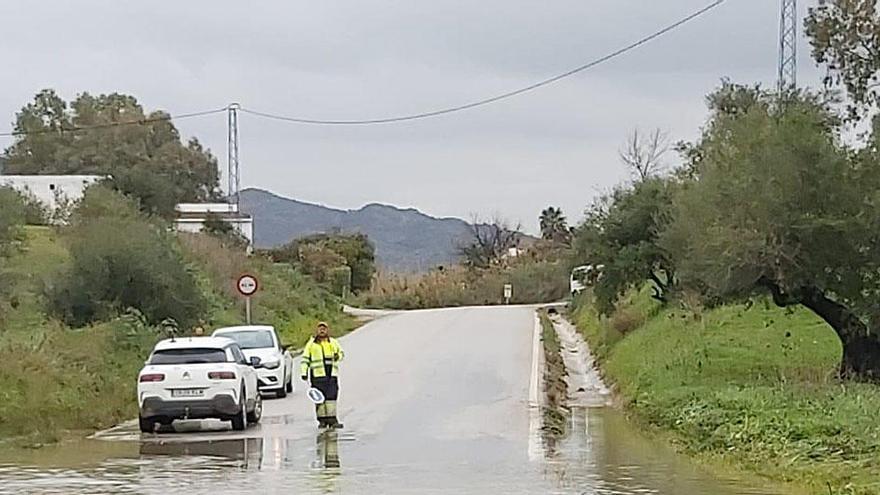 Arreglar la carretera entre los alhaurines dañada por la lluvia costará 300.000 euros