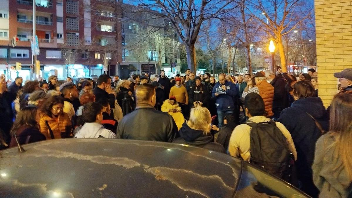 Les fotos de la concentració de rebuig a l'agressió de l'home sensellar de Girona