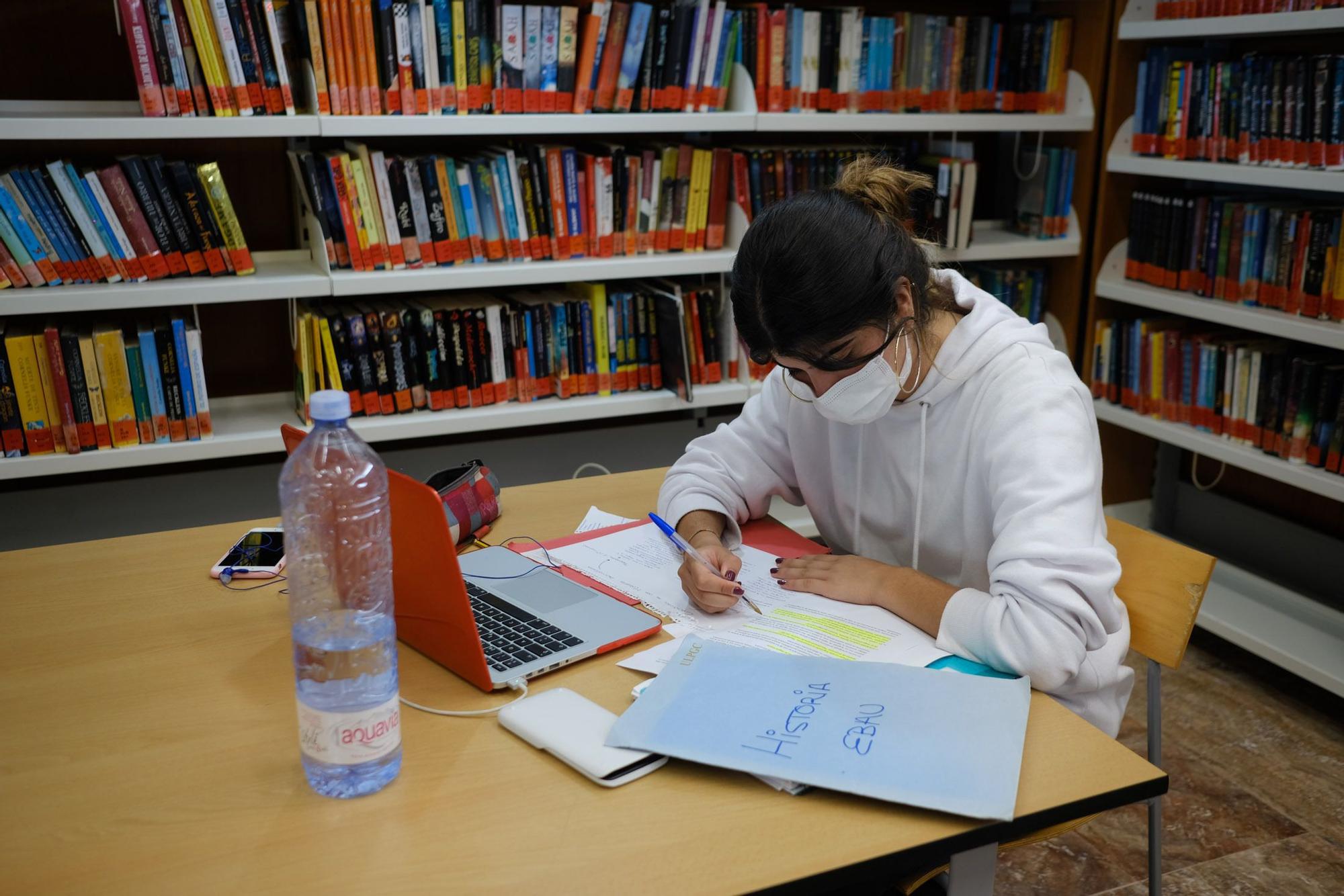 Así preparan los alumnos canarios la EBAU