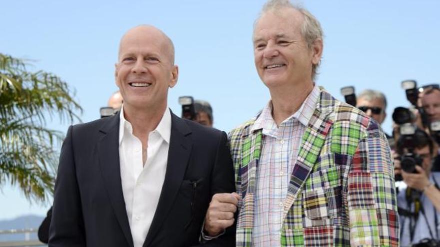 Bruce Willis y Bill Murray posan para los fotógrafos a su llegada a la presentación de &#039;Moonrise Kingdom&#039;.