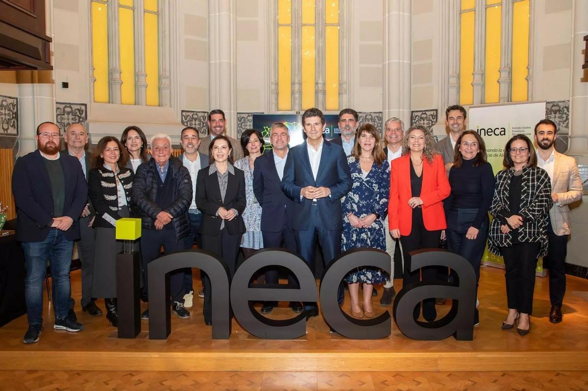 Foto de la toma de posesión de Milla con la Junta Directiva el pasado marzo.