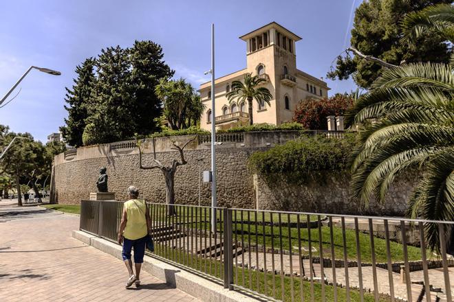 FOTOS | Alertan del riesgo de derrumbe del muro de Villa Dragan, en el Paseo Marítimo de Palma
