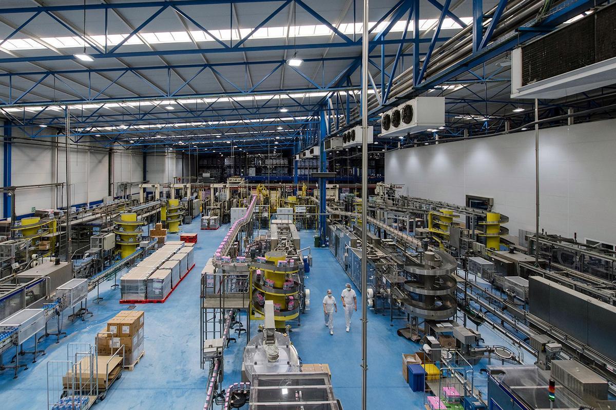 L'empresa Làctia Agroalimentària de Vidreres ha arribat als 100 milions de litres de llet envasats durant el 2024.