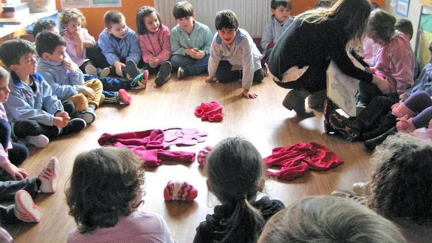 Cuentacuentos por los buenos tratos en el colegio público de Posada