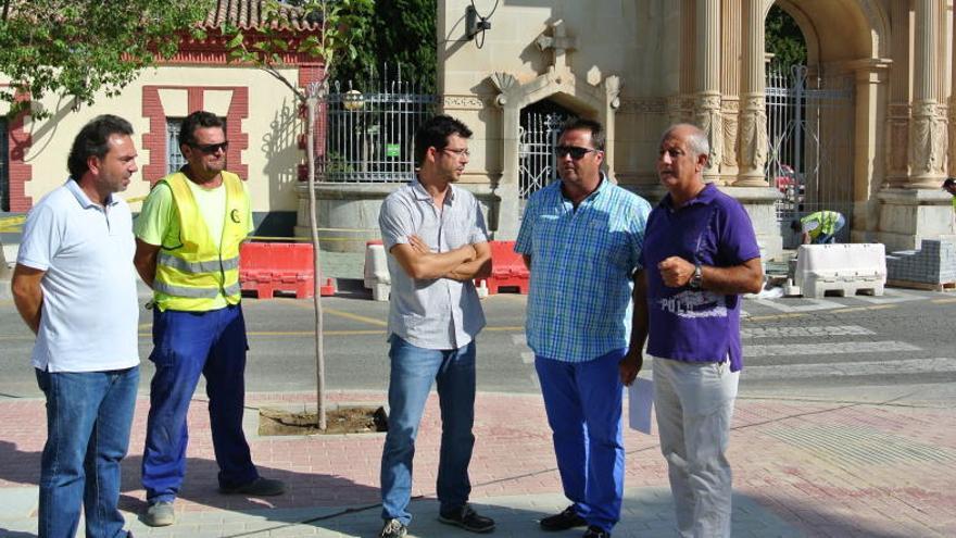 Los accesos al cementerio de Espinardo lucirán como nuevos el mes que viene