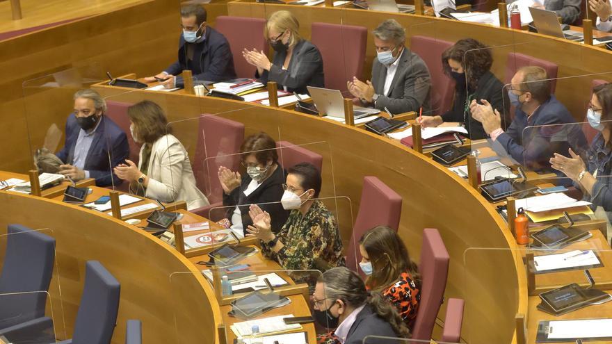 La derecha agita el debate de la lengua contra el Botànic y rechaza la ley del funcionariado