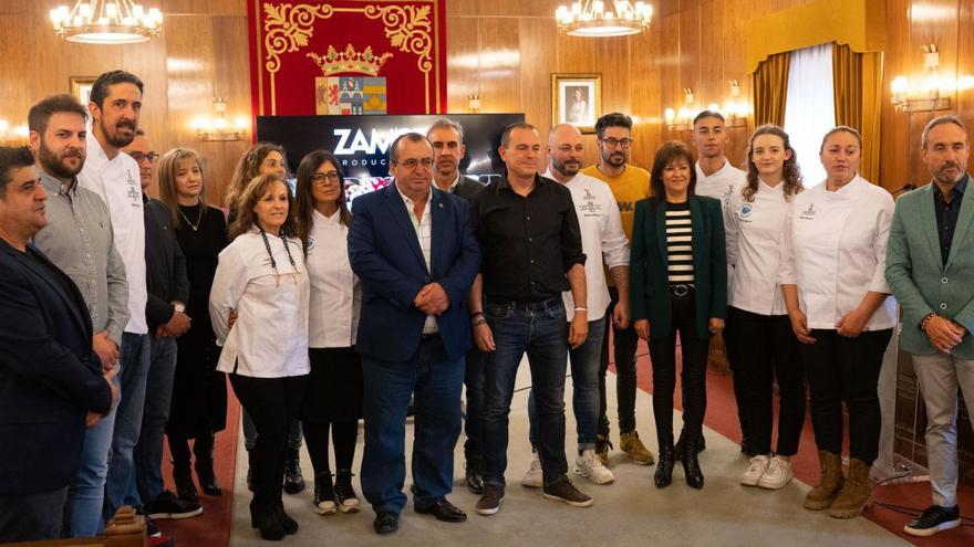 Cocineros y restauradores que participarán en el Salón Gourmets de Madrid.