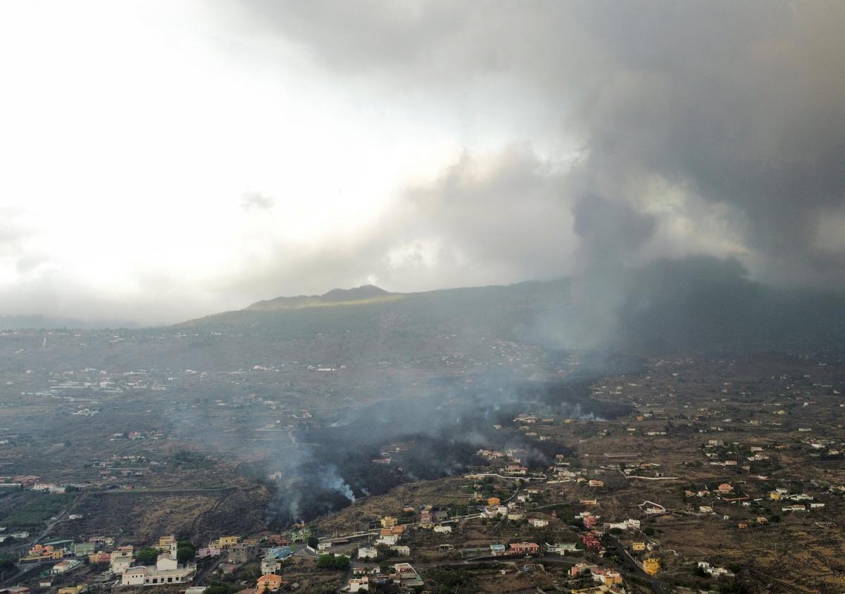 Erupción volcánica en La Palma | La lava se acerca lentamente al mar