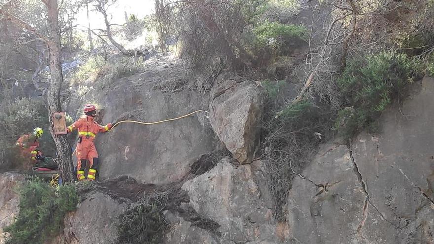 Desprenden una roca de grandes dimensiones en una carretera de Gilet