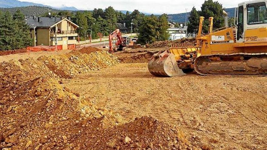 Les obres de construcció de la cinta transportadora a la Pista Llarga