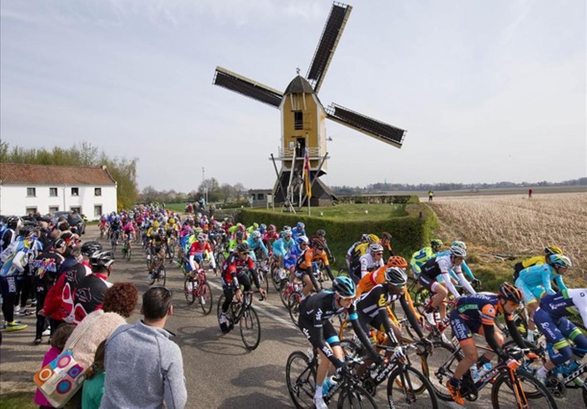 Imatge de postal de l’Amstel Gold Race, aquest diumenge, a Holanda.