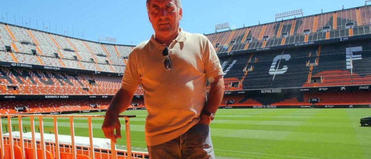 El exfutbolista posa en Mestalla, el pasado miércoles.