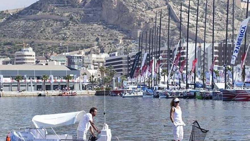 Imagen de la nueva embarcación el pasado domingo en aguas del Puerto