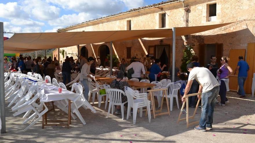 Los &#039;murers&#039; celebran el tradicional pancaritat hasta la &#039;possessió&#039; de Sant Jeroni