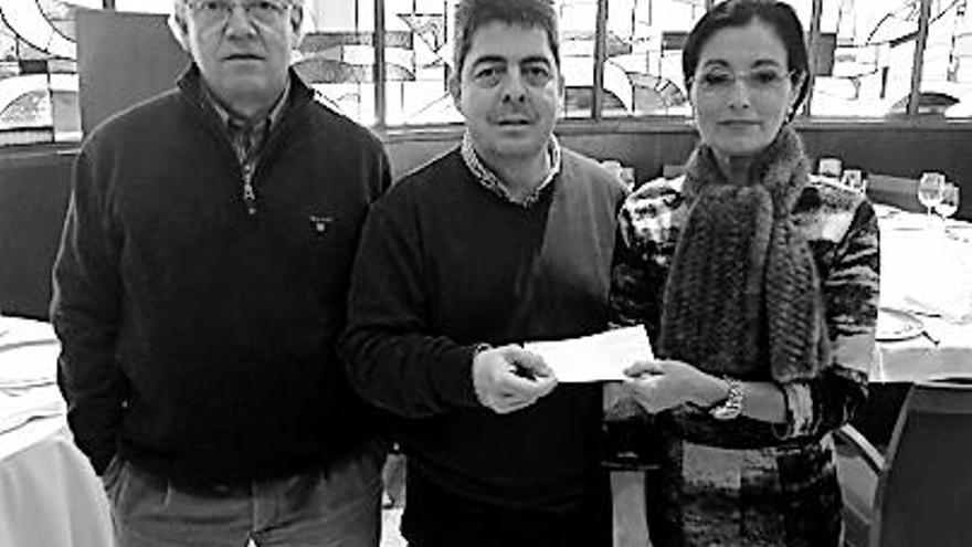 El Sancho 2-La Marina dona 2.750 euros a la Asociación contra el Cáncer de Zamora