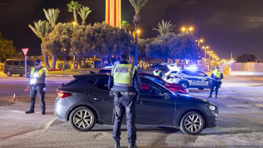 El expolicía local de Torrevieja que perdió su plaza de funcionario al negarse a llevar arma reclama una indemnización de 39.450 euros