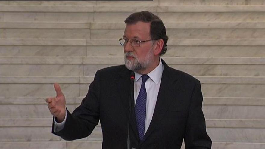 Rajoy acepta reunirse con Torra para dialogar "dentro de la ley"