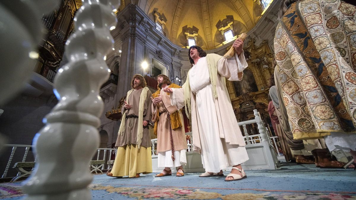 El elemento decisivo que más impacta es el público: cada espectador, sin saberlo, contribuye a crear el milagro sonoro de la Festa. | Áxel Álvarez