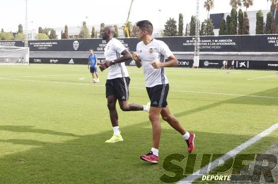 Caras largas tras perder ante el Betis