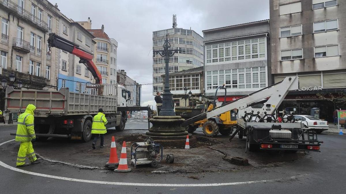 Trabajos de retirada de la Farola