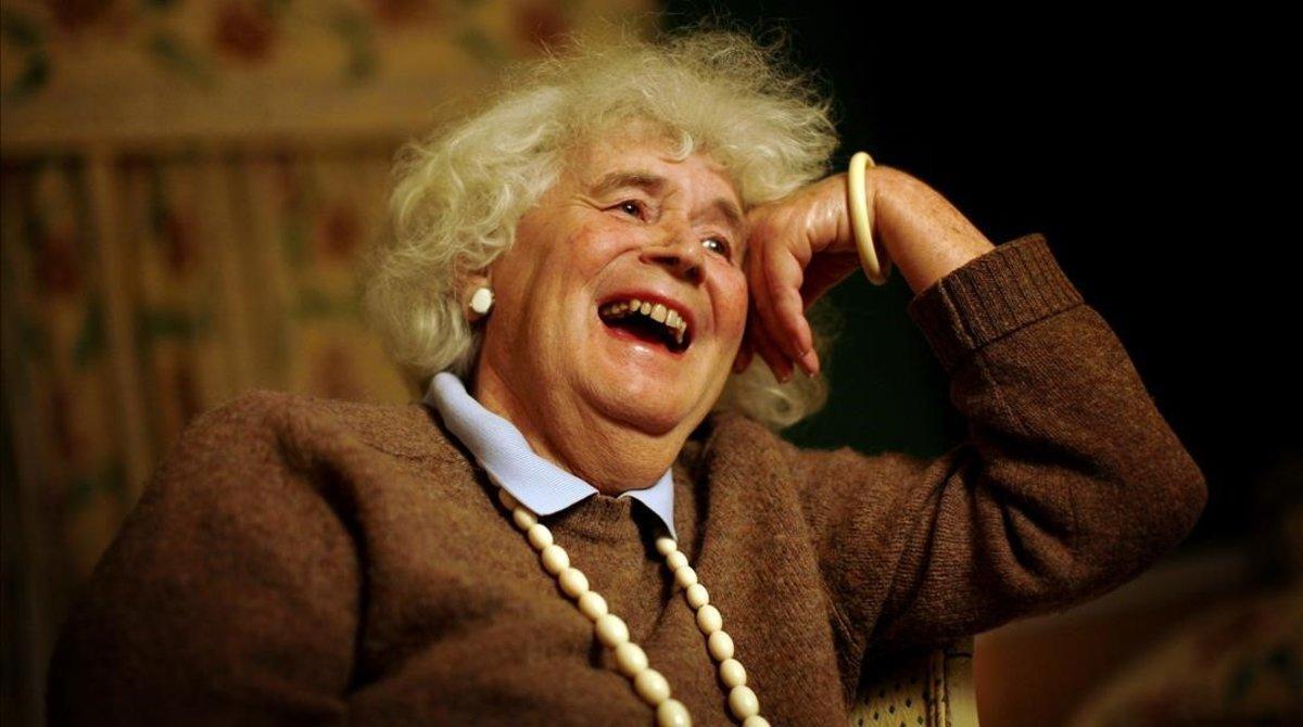 undefined8332884 writer jan morris reacts during an interview with reuters in201120225857