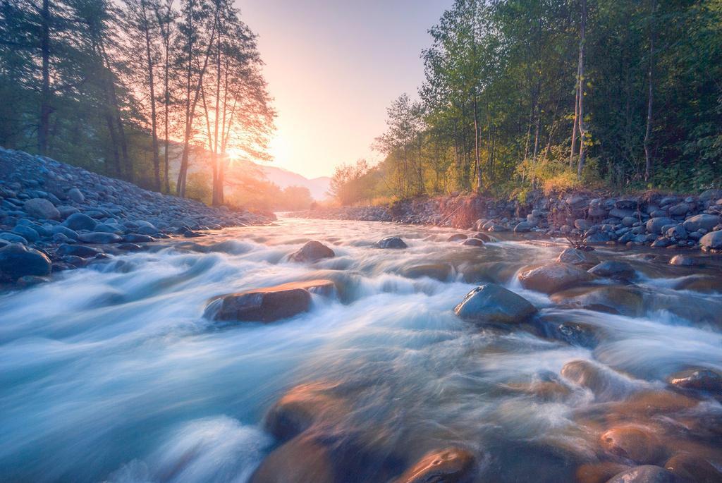 Rio que fluye hacia arriba