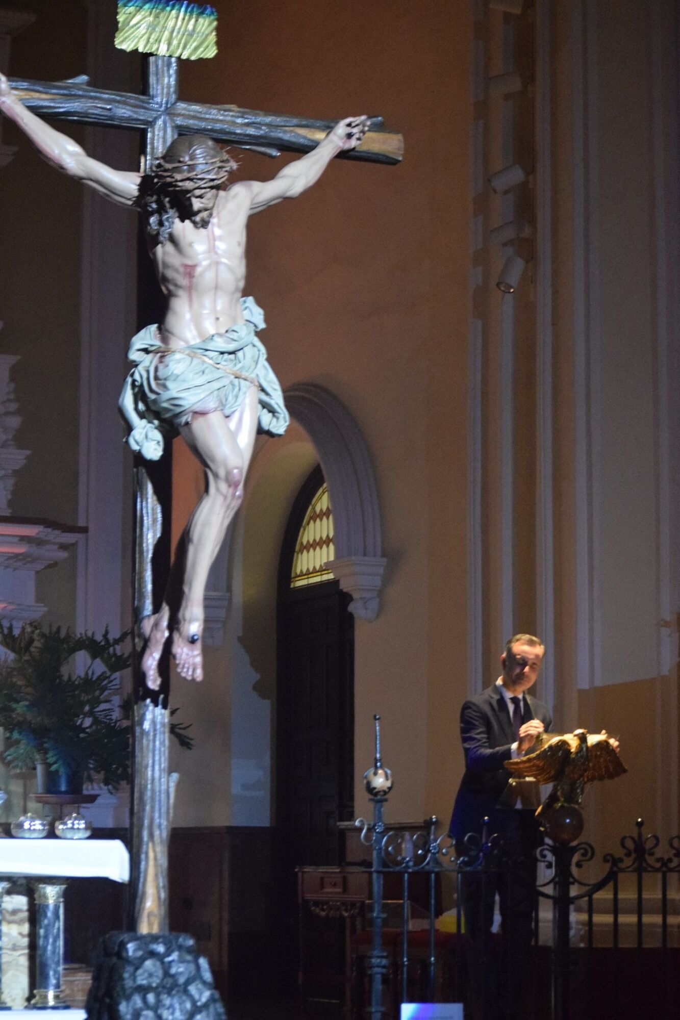 Presentación del Cristo de Ánimas, de la cofradía de la Misericordia