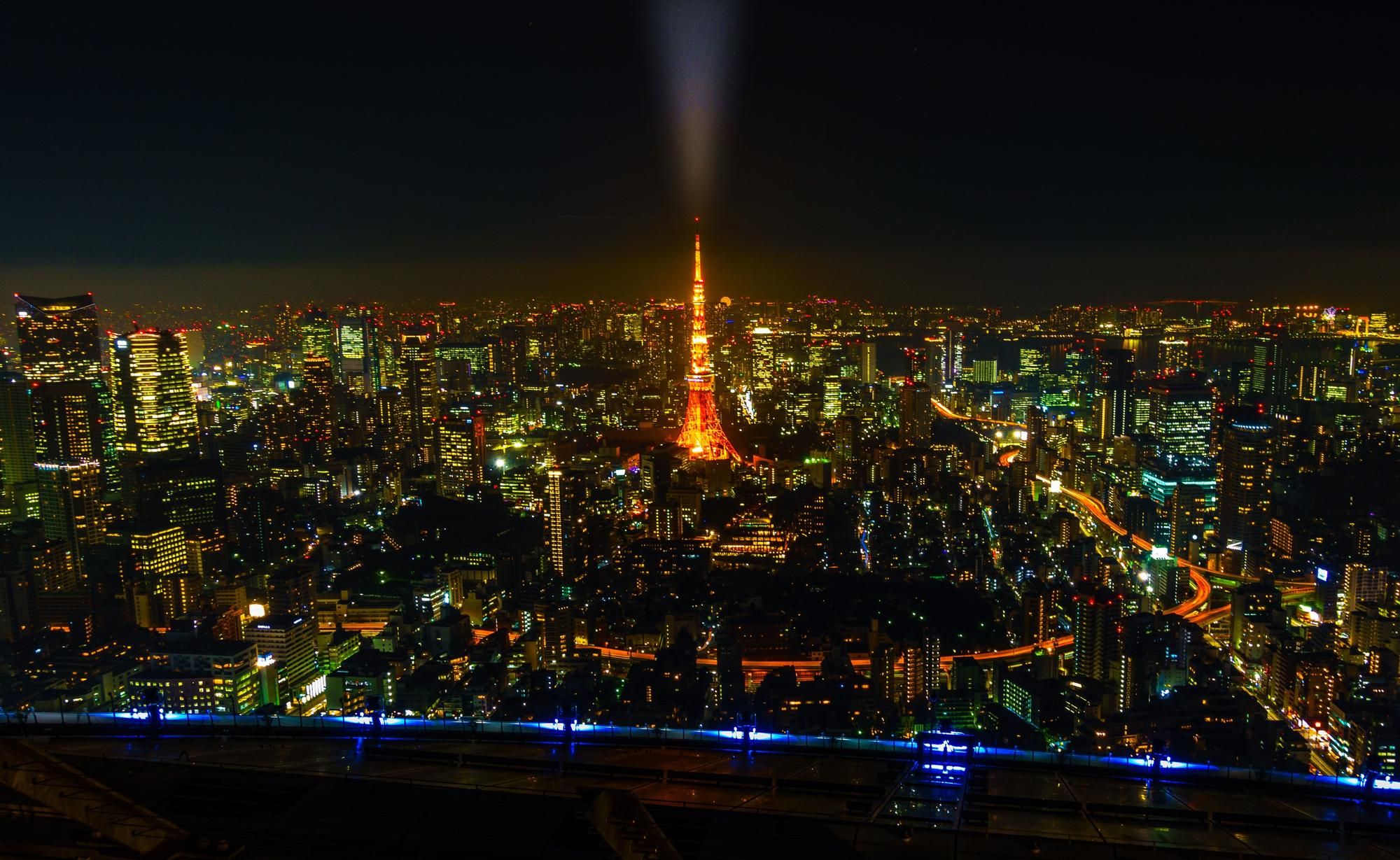Imagen nocturna de Tokio.