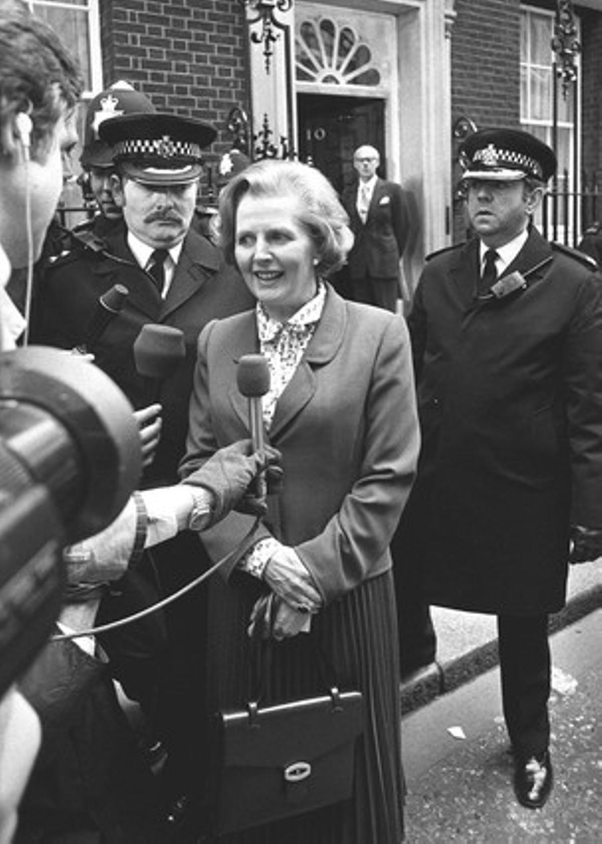 Margaret Thatcher atiende a los medios tras ser elegida primer ministra del Reino Unido, el 4 de mayo de 1979.