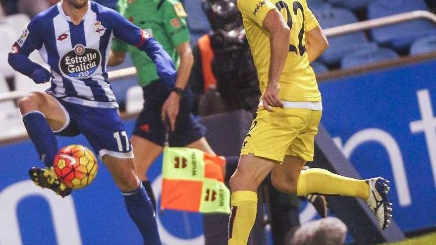 Cartabia controla un balón ayer ante el Villarreal.