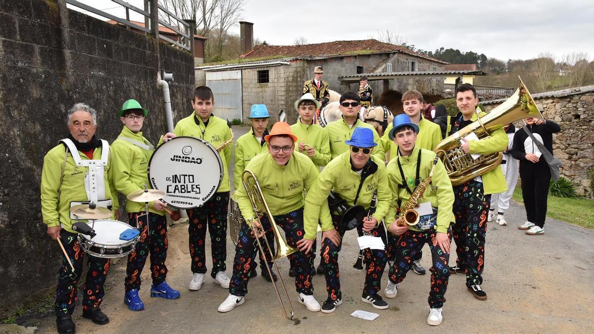 La charanga Os Intocables también pondrá música a la jornada solidaria en San Xurxo de Vea.